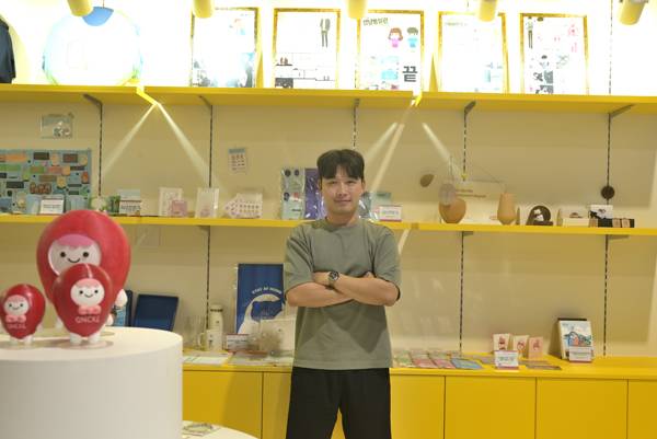 예비 창업자 박경휘 씨가 콘텐츠 사업에 대해 설명하고 있다.