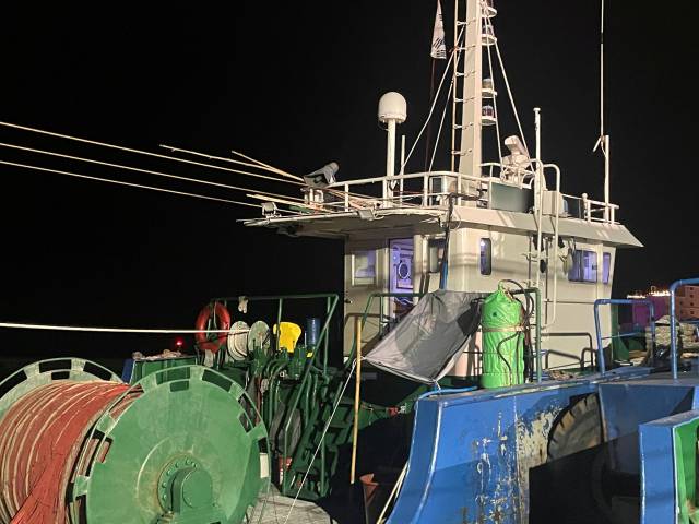 경남 사천시 팔포항에 계류 중인 어선. 조타실에서 선원 간 흉기를 동반한 폭행 사건이 발생했다. 사천해양경찰서 제공