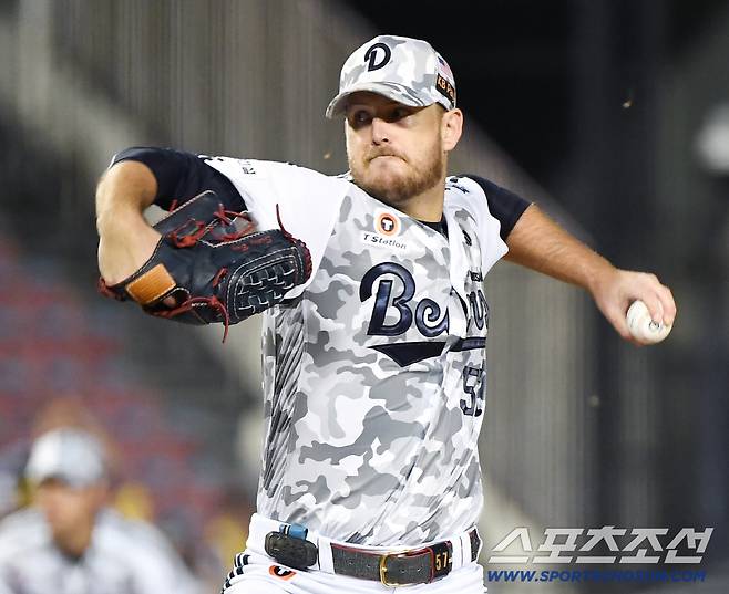 10일 서울 잠실구장에서 열린 LG-두산전. 두산 선발투수 콜어빈이 투구하고 있다. 잠실=정재근 기자 cjg@sportschosun.com/2025.9.10/