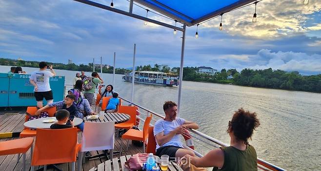 쿠칭 워터프론트