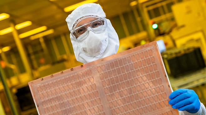 인텔의 반도체 유리기판