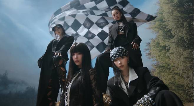 사진=‘리치맨’ 뮤직비디오 캡처.