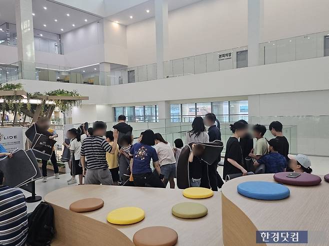 디라이드 앞 긴 줄/사진=유지희 기자