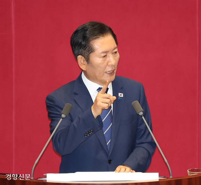 정청래 더불어민주당 대표가 지난 9일 국회 본회의장에서 교섭단체 대표연설을 하고 있다. 박민규 선임기자