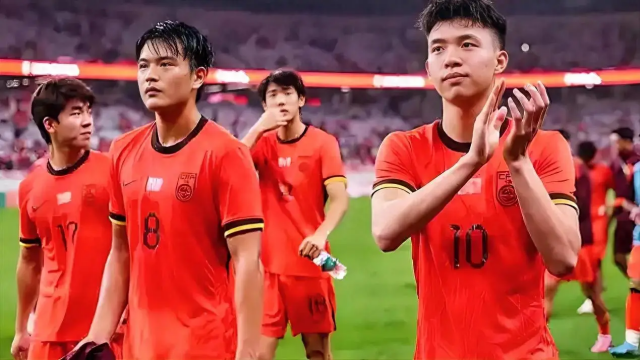 숭청량은 ”화기애애한 경기였다. 중국은 하프라인 뒤로 물러섰고 호주는 후방에서 볼을 돌렸다. 결과가 우선이었다. 그냥 아시안컵 본선에 오르면 된다. 중국 축구는 너무 어렵다. 더 큰 요구를 할 수 없는 상황이다“라고 현실을 바라봤다. 사진=소후