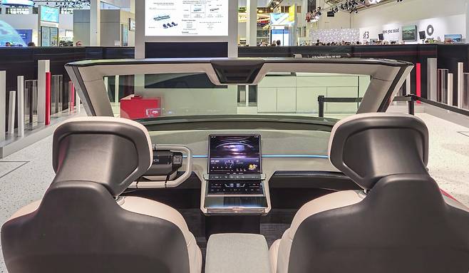 현대모비스의 홀로그래픽 윈드쉴드 디스플레이 [현대모비스 제공]