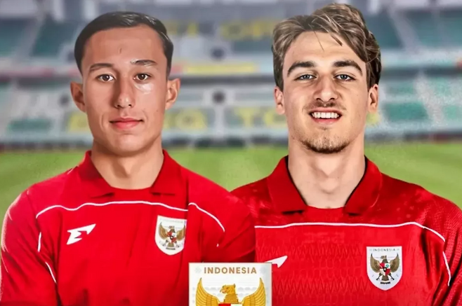 ▲ 인도네시아축구협회가 9월 데뷔시킨 2명의 귀화선수 조나단스(왼쪽)와 마우로. 조나단스의 인도네시아 혈통은 조부에게 뿌리를 두고 있다. 그래서 귀화 작업이 한창인 인도네시아축구협회는 올해 초부터 강력하게 추진해왔다. 인도네시아 축구는 A대표팀을 네덜란드계 혼혈 선수들로 탈바꿈하는 작업이 한창이다. ⓒ 인도네시아축구협회