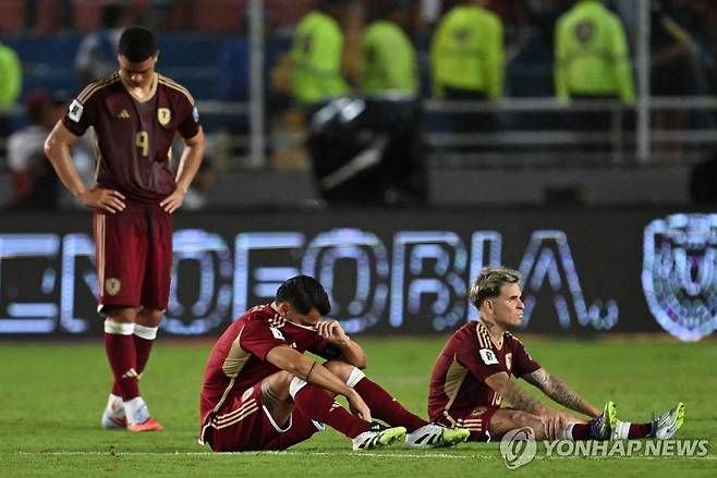 북중미 월드컵 본선 진출이 무산된 베네수엘라 대표팀 선수들. [AFP=연합뉴스]
