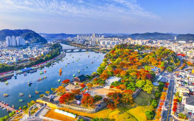 단풍으로 물든 진주성./경남도/