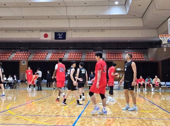 11일 일본 사가현의 사가 플라자에서 열린 일본 프로농구 B1리그 사가 벌루너스와의 연습 경기 중인 현대모비스. /사진=현대모비스