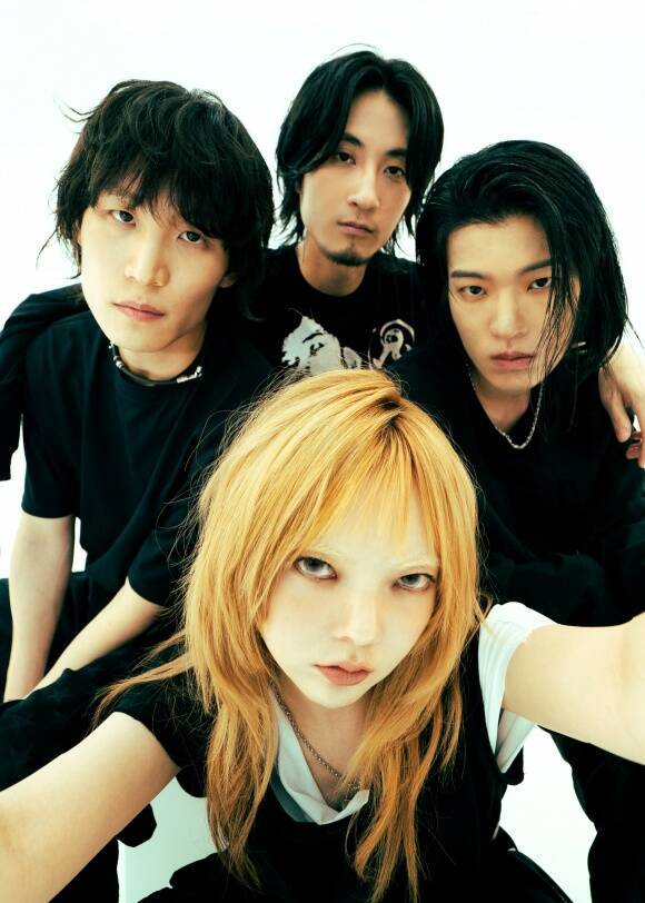 황인규·황린·박다울·김예지(왼쪽부터 시계방향으로) 밴드 카디가 10일 새 EP '웬 더 라이트스 아웃'을 발매한다. 새 EP에는 타이틀곡 '도깨비불'을 포함해 4곡의 신곡이 수록된다./플래닛케이