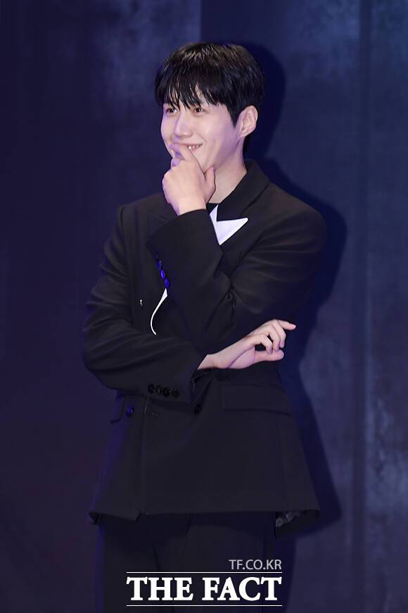 배우 김선호가 연극 '비밀통로'로 1인 다역에 도전한다. /장윤석 기자