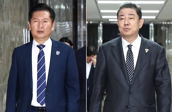 더불어민주당 정청래 대표(왼쪽)와 김병기 원내대표가 11일 서울 여의도 국회에서 각각 비공개 의원총회에 참석하고 있다. / 사진=뉴스1