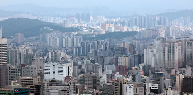 서울 남산에서 바라본 시내 모습. 2025.8.31 [연합뉴스]