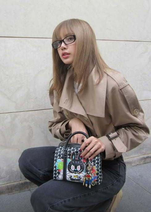 사진=리사 계정