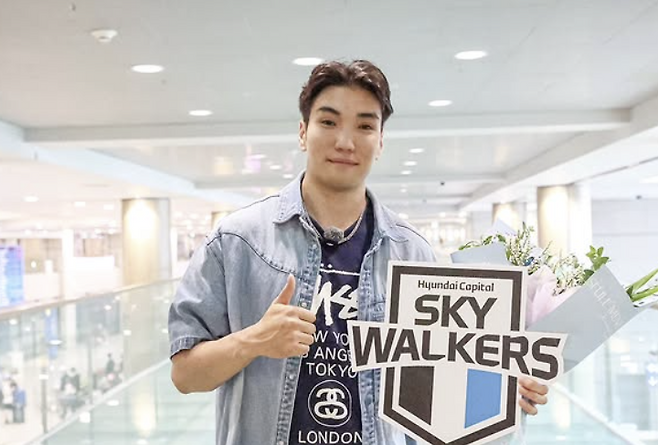 입국 당시 바야르사이한. 현대캐피탈 SNS 캡처