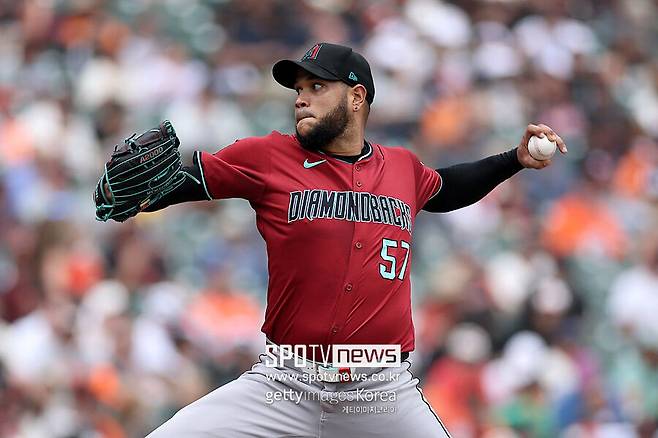 ▲ 6.1이닝 동안 샌프란시스코 타선을 2피안타 무실점으로 제압한 애리조나 선발 에두아르도 로드리게스.