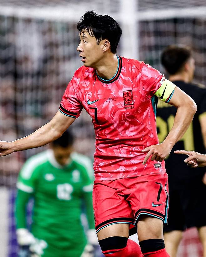 대한민국 축구 국가대표팀 주장 손흥민이 10일(한국시간) 미국 테네시주 내슈빌의 지오디스파크에서 열린 멕시코와의 축구 국가대표팀 평가전에서 골을 터뜨린 뒤 골 세리머니를 하고 있다. /사진=대한축구협회 SNS 캡처