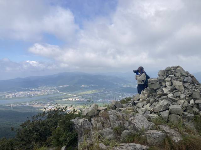 조망이 좋은 727봉에서 본 낙동강. 사방이 시원하다.