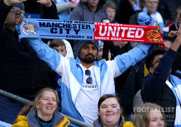 반반 머플러. 게티이미지코리아