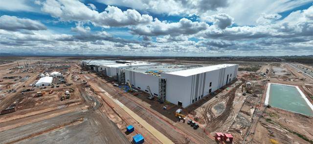 LG에너지솔루션이 미국 애리조나에 짓고 있는 배터리 전용 공장 건설 현장. 한국일보 자료사진