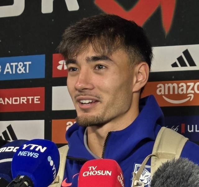 ‘빌트’는 “카스트로프는 이번 국가대표 차출로 A매치 휴식기 동안 (헤라르도) 세오아네 감독의 눈도장을 찍을 기회를 놓쳤다. 훈련은 물론 샬케04와의 평가전에도 출전하지 못해 다음 베르더 브레멘전 출전 기회를 잡지 못했다. 미국 원정을 다녀온 그는 곧 훈련에 복귀할 예정이지만 시차 문제도 극복해야 한다”고 이야기했다. 사진=연합뉴스 제공