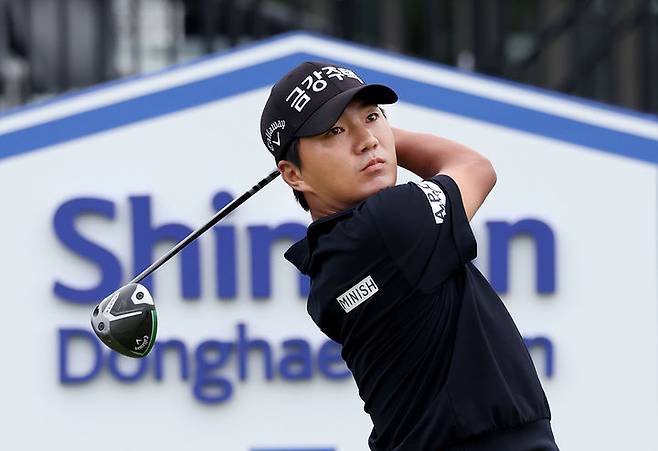 12일 인천 잭 니클라우스 골프클럽 코리아(파72)에서 열린 제41회 신한동해오픈 2라운드 1번 홀에서 티샷하는 옥태훈. (사진=KPGA 제공). 2025.09.12. *재판매 및 DB 금지