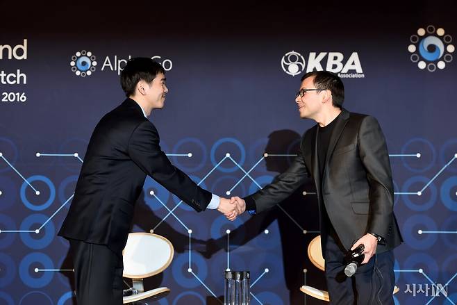 2016년 3월15일 알파고와 마지막 경기를 마친 이세돌 9단이 데미스 허사비스 구글 딥마인드 CEO와 기자간담회를 했다. ⓒ시사IN 신선영