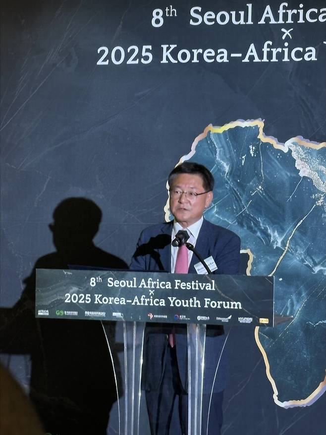 '제8회 서울아프리카페스티벌' 개막식 축사를 하는 이헌승 국회아프리카포럼 회장 [촬영 임경빈 인턴기자]