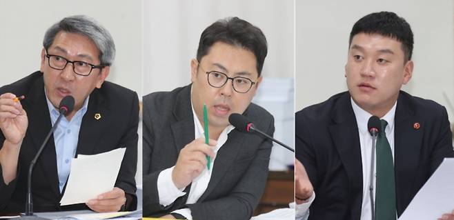 제주도의회 환경도시위원회는 지난 12일 442회 임시회에서 집행부를 상대로 질의하고 있다. 왼쪽부터 김황국(국민의힘·용담1·2동), 한동수(더불어민주당·이도2동을), 김기환(더불어민주당·이도2동갑).