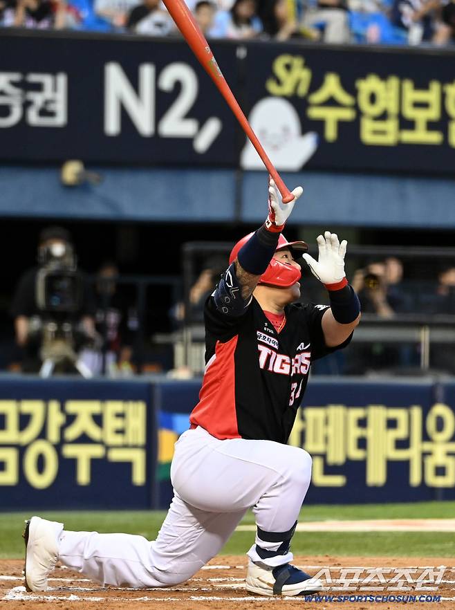 13일 잠실야구장에서 열린 KIA와 LG의 경기, 6회초 KIA 최형우가 역전 솔로홈런을 치고 있다. 잠실=허상욱 기자wook@sportschosun.com/2025.09.13/