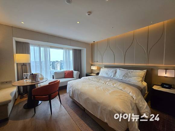 웨스틴 서울 파르나스 클럽 게스트룸. [사진=박은경 기자]