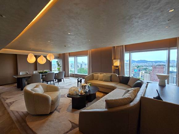 프리미어 스위트 룸. [사진=박은경 기자]