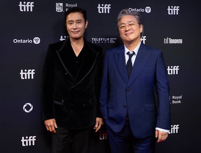 토론토국제영화제 참석한 박찬욱 감독과 배우 이병헌. /사진=XINHUA