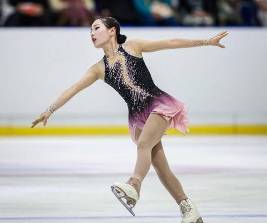 연기 펼치는 황정율. 사진[연합뉴스]