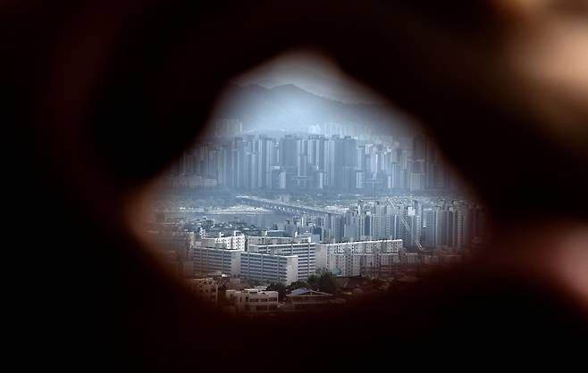 서울 남산에서 바라본 용산 및 강남 아파트의 모습 [헤럴드DB]