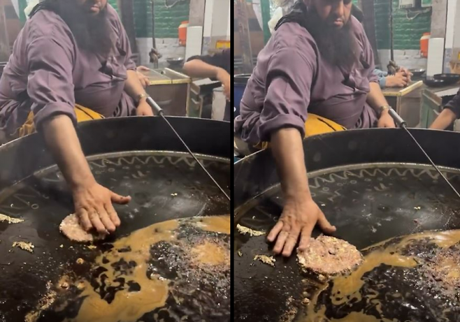 파키스탄 노점상이 맨손으로 섞은 달걀·고기 혼합물을 더러운 기름에 다시 넣어 조리하는 모습. SNS 캡처