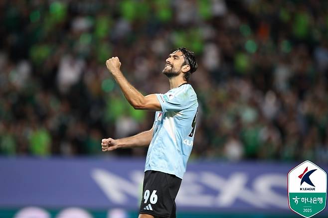 대전전에서 페널티킥으로 결승 골을 터트린 전북 콤파뇨. [한국프로축구연맹 제공. 재판매 및 DB 금지]