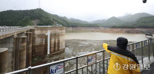 사상 최악의 가뭄을 겪고 있는 강릉지역에