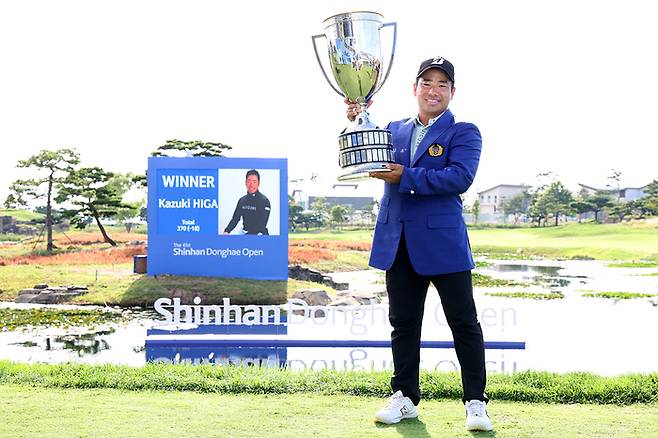 히가 가즈키가 14일 열린 신한동해오픈 최종 라운드에서 우승을 차지했다. 사진 | KPGA