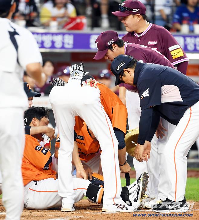 미안한 마음에 어쩔 줄 몰라했던 하영민.