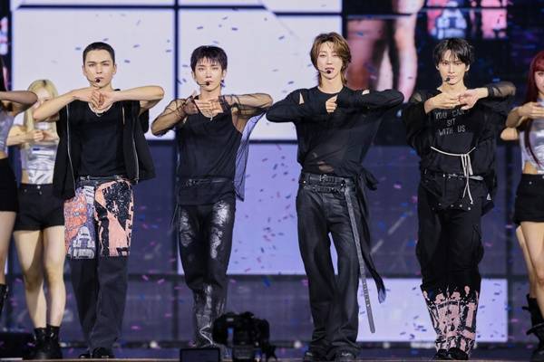 세븐틴 조슈아, 버논, 디에잇, 준(왼쪽부터) ⓒ플레디스 엔터테인먼트