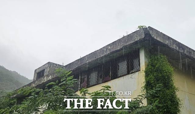 ‘몽키하우스’라는 멸칭은 이곳에 수용된 여성들이 마치 동물원 우리에 갇힌 원숭이처럼 취급받았다는 데서 비롯됐다. 사진은 경기도 동두천시에 위치한 옛 성병관리소. /동두천=서다빈 기자