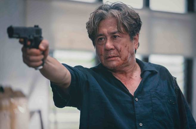 ‘카지노 시즌2’ 8화, ‘제왕의 몰락’ 앞에서도 잃지 않는 카리스마, 차무식 최민식