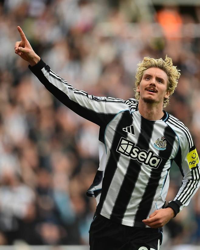 뉴캐슬 볼테마데가 14일 세인트 제임스 파크에서 끝난 울버햄프턴과의 경기서 선제골을 넣고 환호하고 있다. 사진=뉴캐슬 SNS