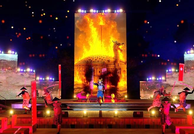 명량대첩축제 주제 공연 예시. 전남도 제공