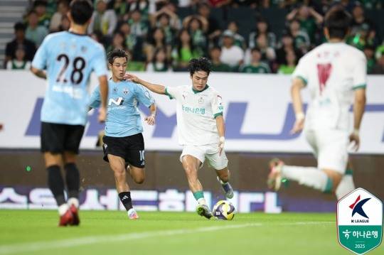 전북과 대전의 경기 모습. 사진[연합뉴스]