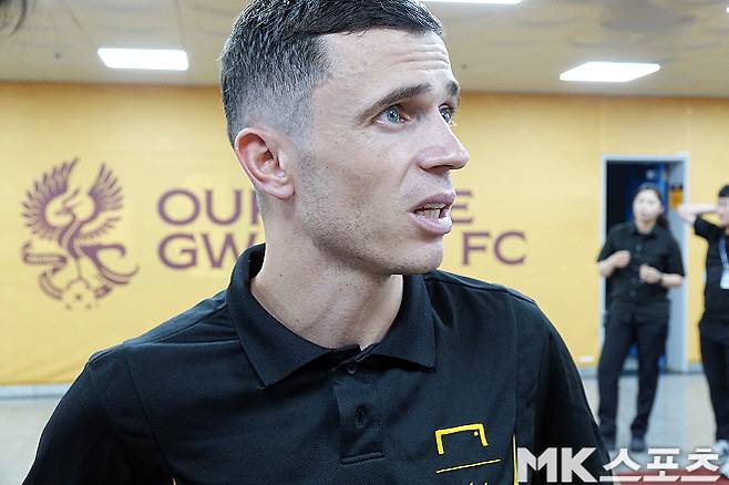 광주 FC를 떠난 아사니. 사진=이근승 기자