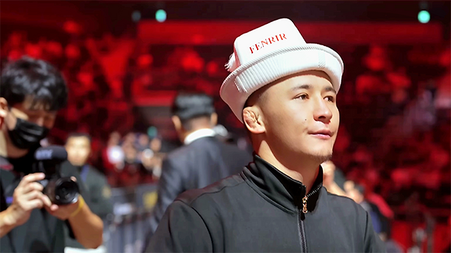 Alatoo Fighters League 플라이급 챔피언 ‘펜리르’ 다니야르 토이추베크 우울루가 2025년 8월 인천광역시 영종국제도시 인스파이어 아레나 블랙컴뱃 15 밴텀급 5분×3라운드 경기를 위해 입장하고 있다. 사진=이데아 파라곤