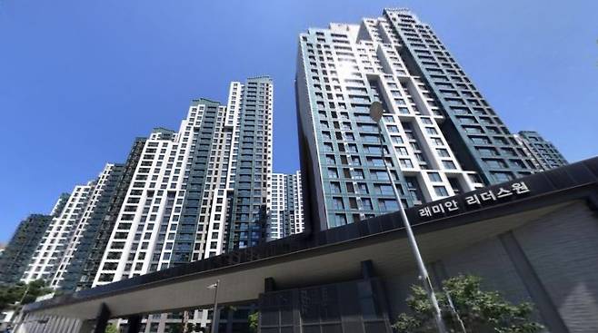 서울 서초구 서초동 ‘래미안 리더스원’ 아파트의 모습. [네이버 지도 캡처]